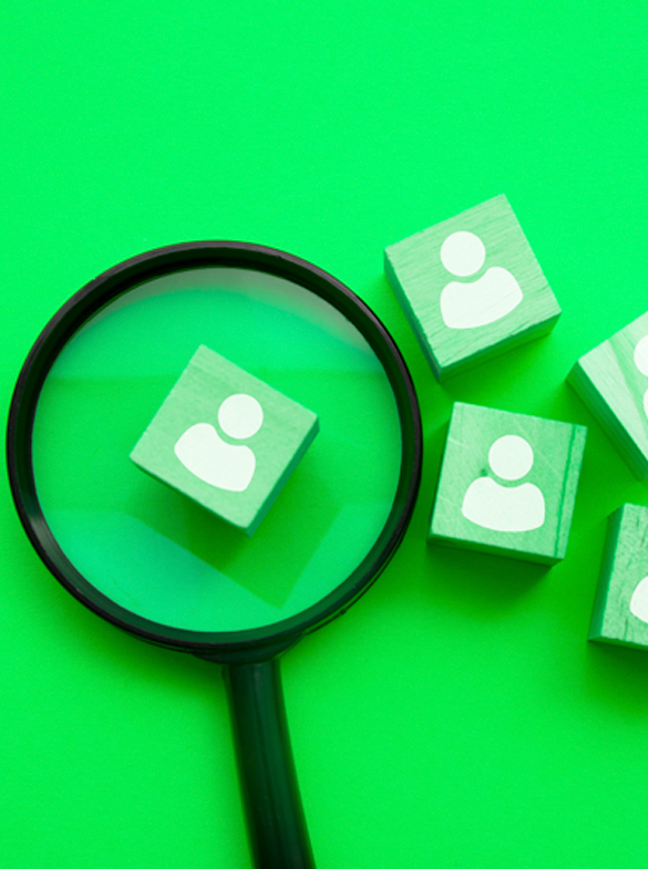 image of a magnifying glass and candidates